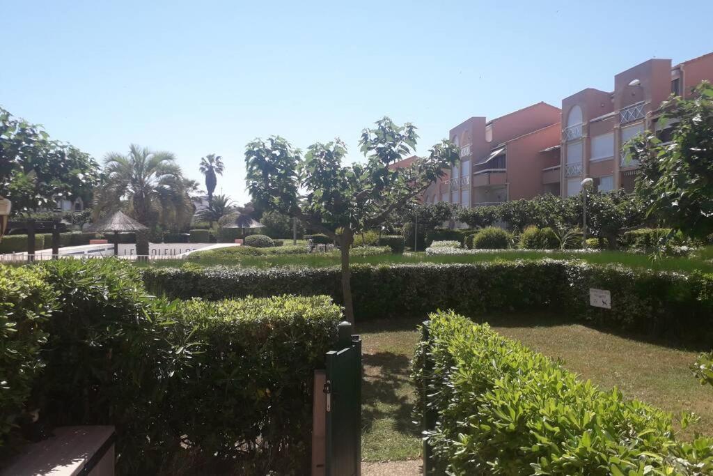 Nid douillet F2, jardin, piscine, parking, plage 200 m Palavas Extérieur photo