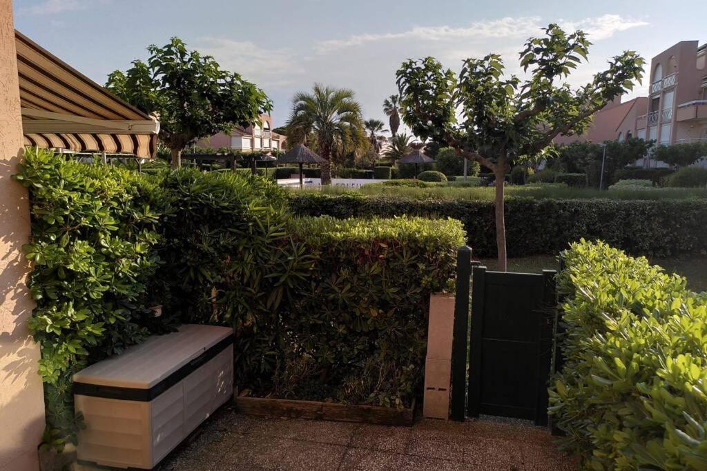 Nid douillet F2, jardin, piscine, parking, plage 200 m Palavas Extérieur photo